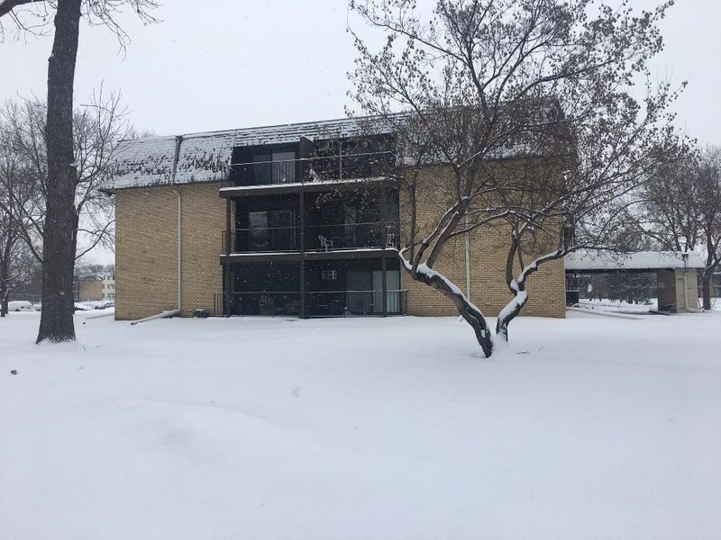 3461 Kent St #1102, Shoreview, MN 55126