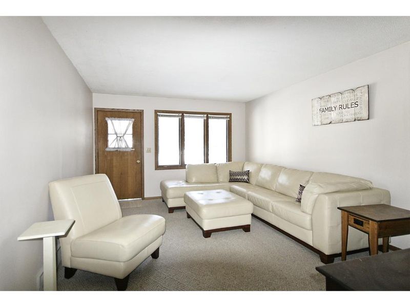 92 Century Ave SE, Hutchinson, MN 55350