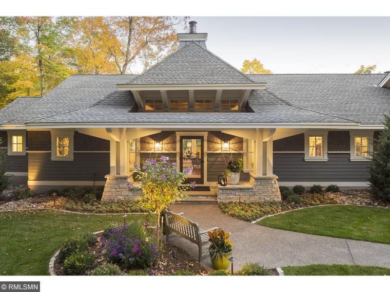 2855 Woolsey Ln, Wayzata, MN 55391