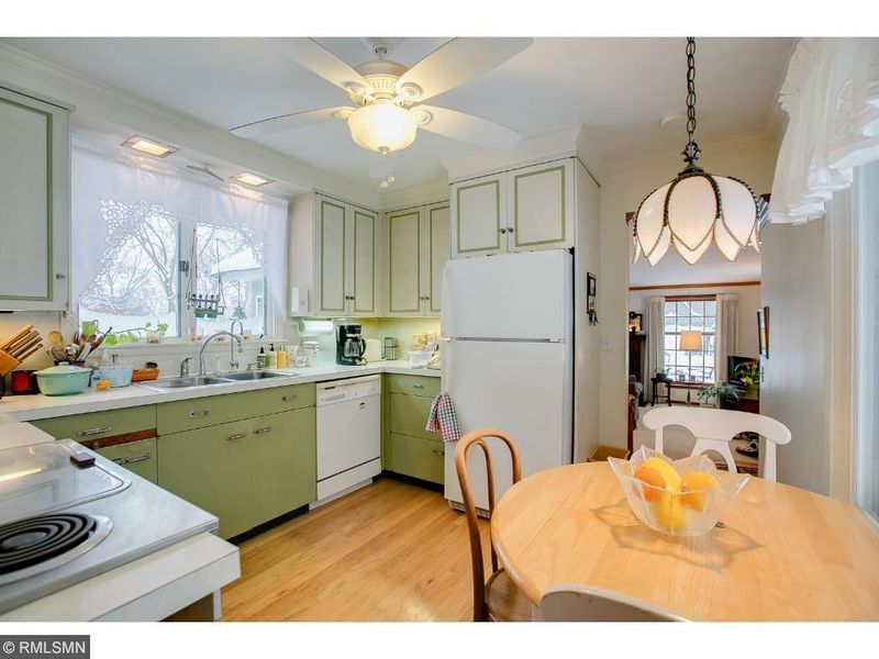 1901 W 106th St, Bloomington, MN 55431
