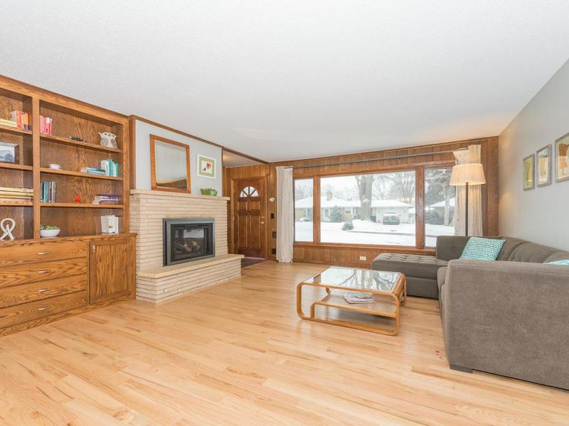 320 Apple Ln, Richfield, MN 55423