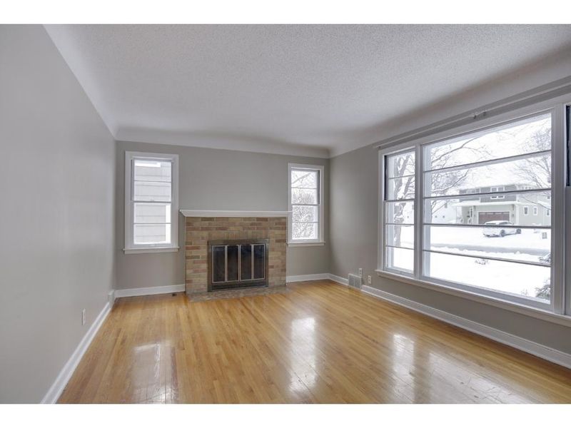 5929 Wooddale Ave, Edina, MN 55424