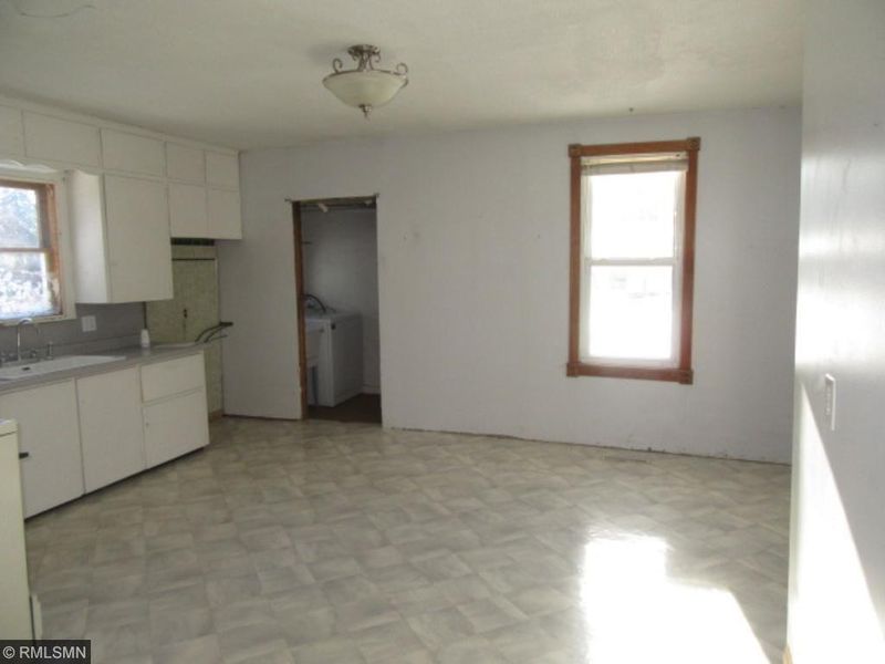 306 4th Ave E, Shakopee, MN 55379