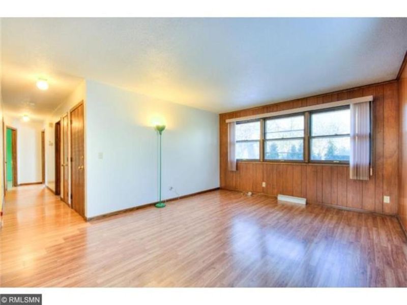 1580 Arkwright St, Saint Paul, MN 55130