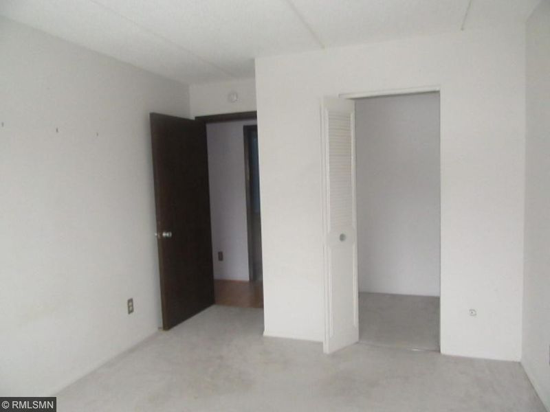334 Cherokee Ave #207, West Saint Paul, MN 55107