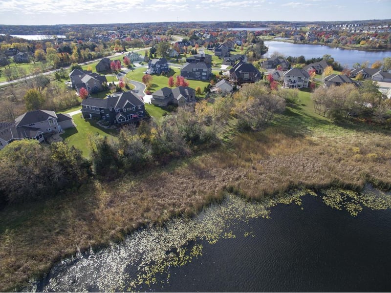 8630 Kelzer Pond Dr, Victoria, MN 55386