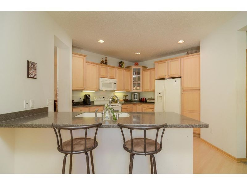 1611 Alphon Dr, Victoria, MN 55386