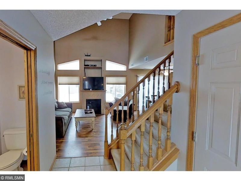 821 Bradbury Cir, Jordan, MN 55352