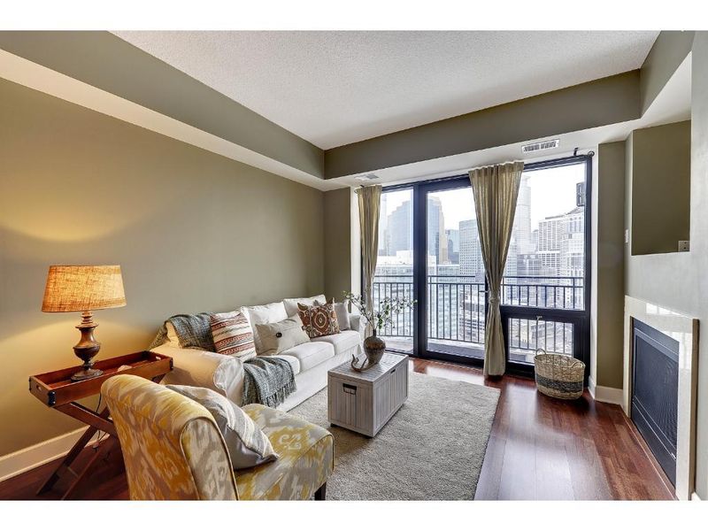 500 E Grant St #2204, Minneapolis, MN 55404