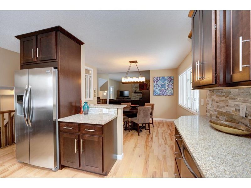 3635 Wescott Hills Dr, Eagan, MN 55123
