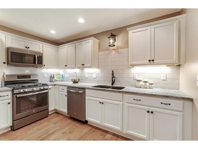 3912 Foss Rd #102, Fridley, MN 55421