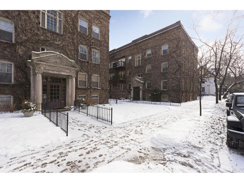 2521 Humboldt Ave S #312, Minneapolis, MN 55405