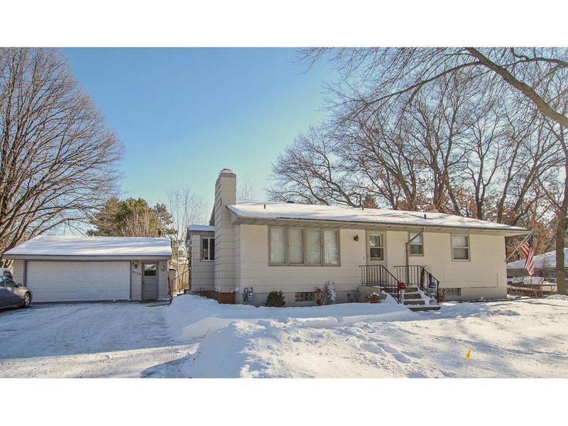 3120 Ivy St S, Cambridge, MN 55008