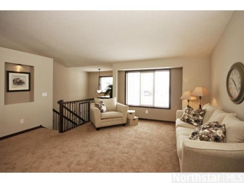 724 100th Ct NE, Blaine, MN 55434