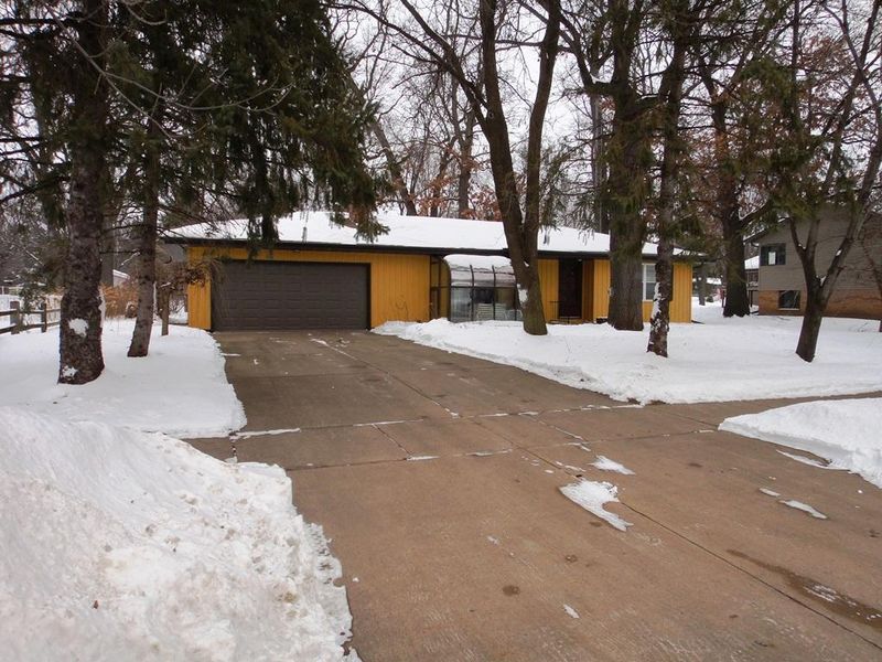 1628 Mitscher Ave, Eau Claire, WI 54701