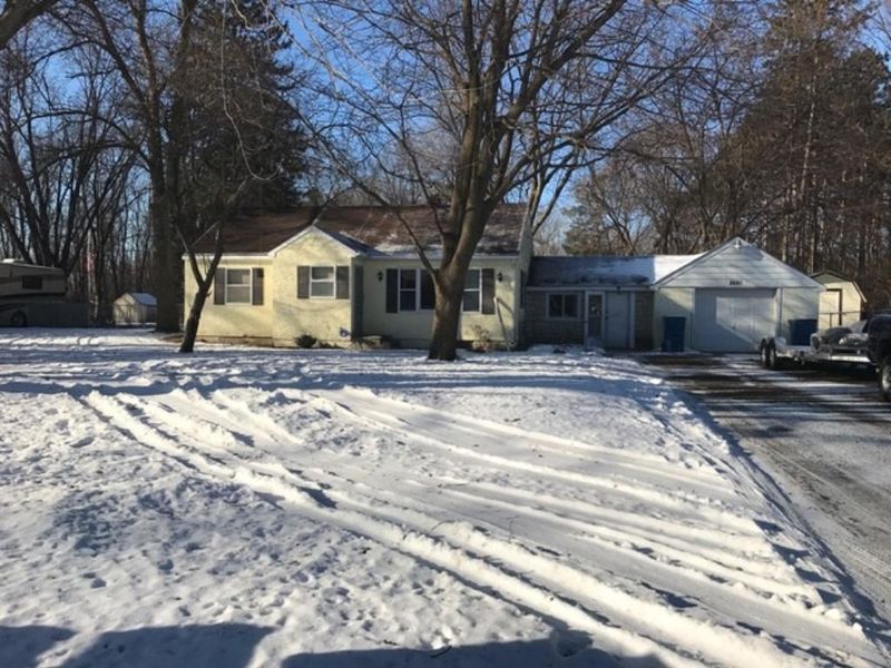8880 Syndicate Ave, Circle Pines, MN 55014