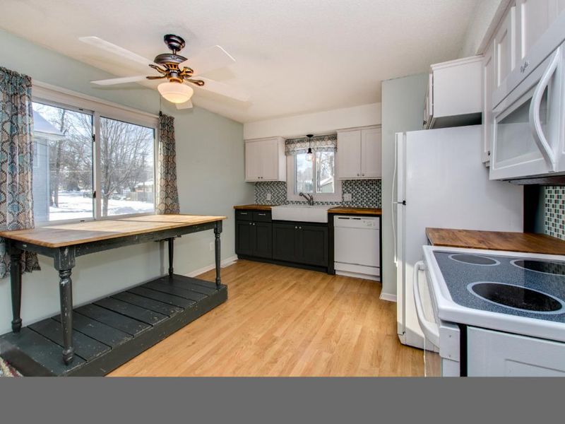 843 17th St SE, Forest Lake, MN 55025