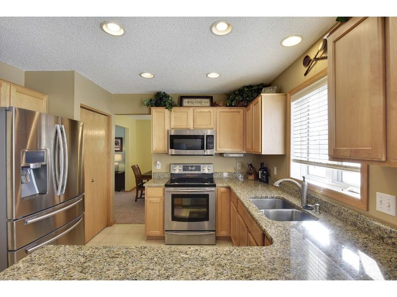 9575 Marshall Rd, Eden Prairie, MN 55347