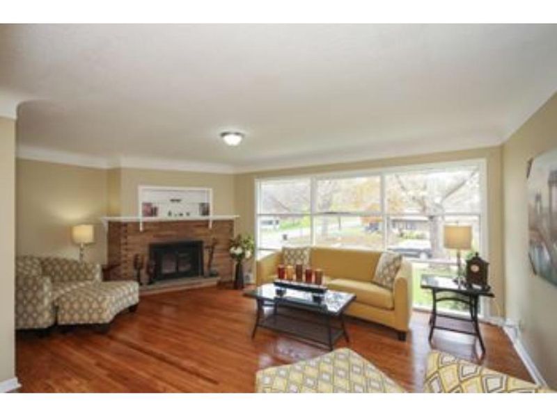 1359 Hillcrest Dr NE, Fridley, MN 55432