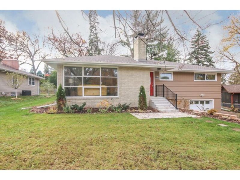 1359 Hillcrest Dr NE, Fridley, MN 55432