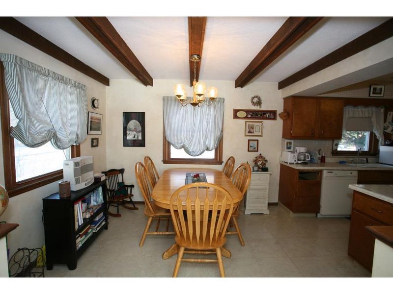 2183 Beam Ave, Maplewood, MN 55109