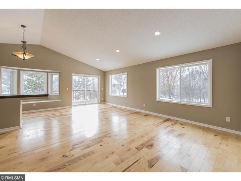 930 117th Ln NW, Coon Rapids, MN 55448
