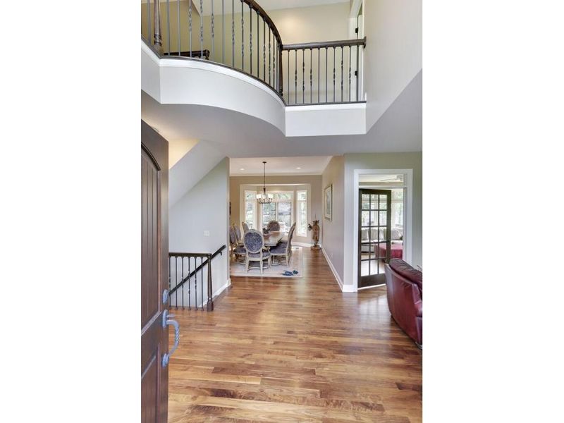 6873 Howard Ln, Eden Prairie, MN 55346