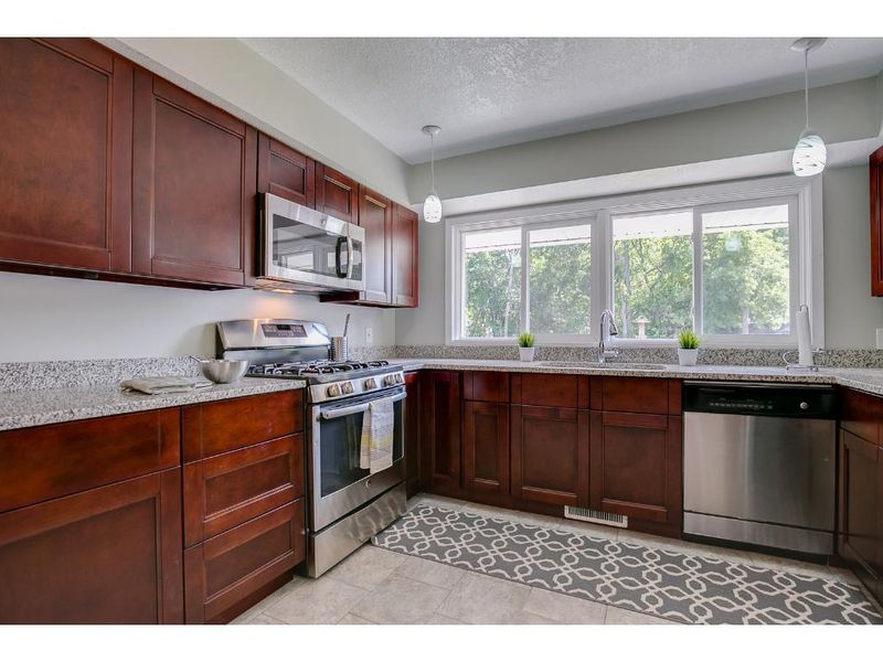 600 Holcombe St S, Stillwater, MN 55082