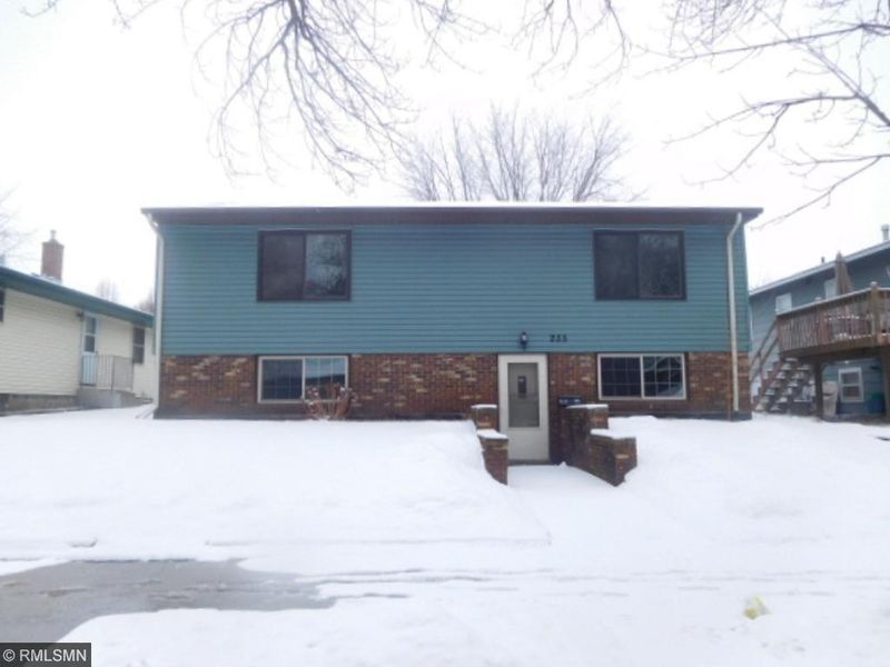 255 Robie St E, Saint Paul, MN 55107