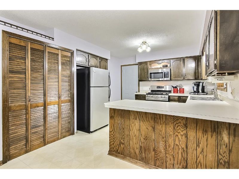 240 Mccann Ave, Anoka, MN 55303