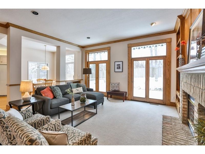 9613 Briar Cir, Bloomington, MN 55437