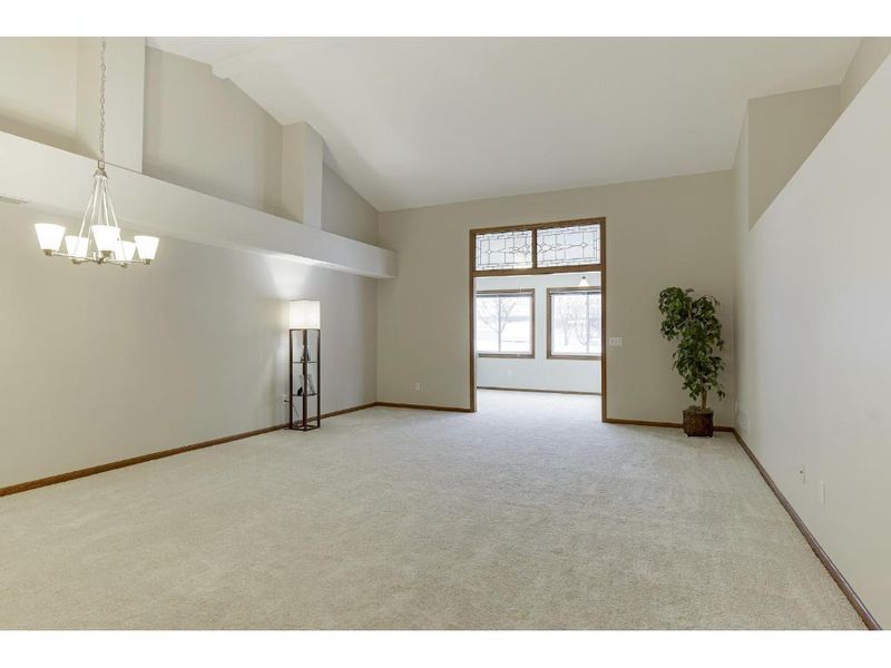 6858 Lake Ter W, Woodbury, MN 55125
