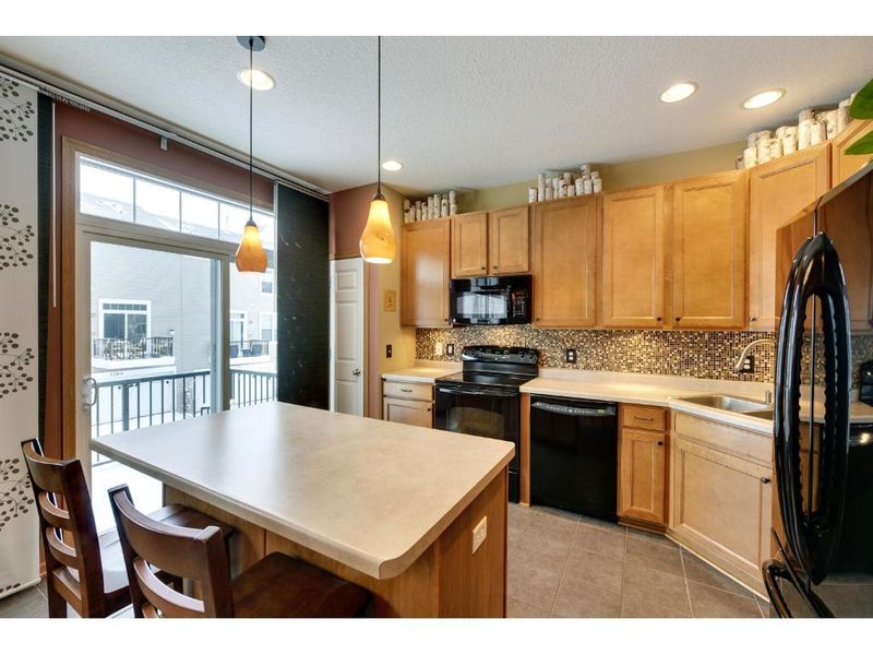 5203 Scott Ct, Robbinsdale, MN 55422
