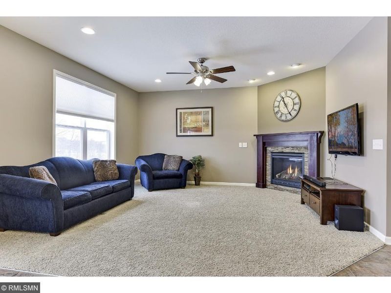 2795 Heron Ln, Victoria, MN 55386