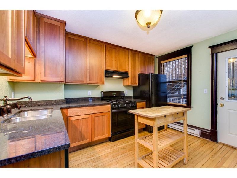 1926 Aldrich Ave S #101, Minneapolis, MN 55403