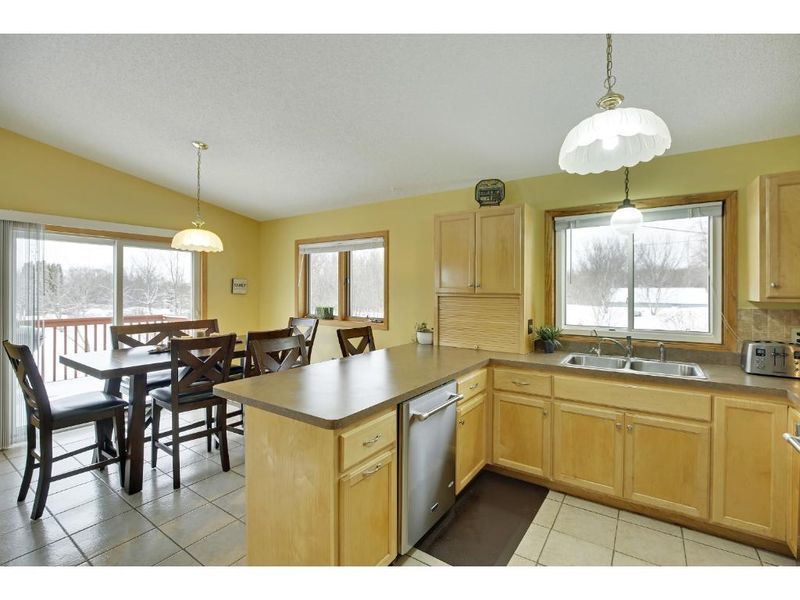 22625 Pinto Ln, Lakeville, MN 55044