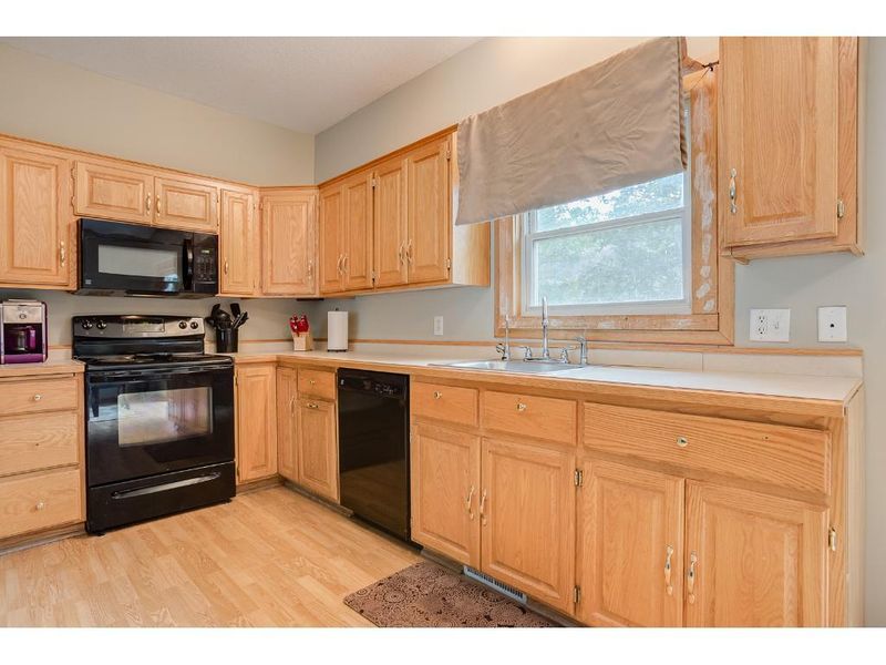 2014 Falcon Trl, Buffalo, MN 55313