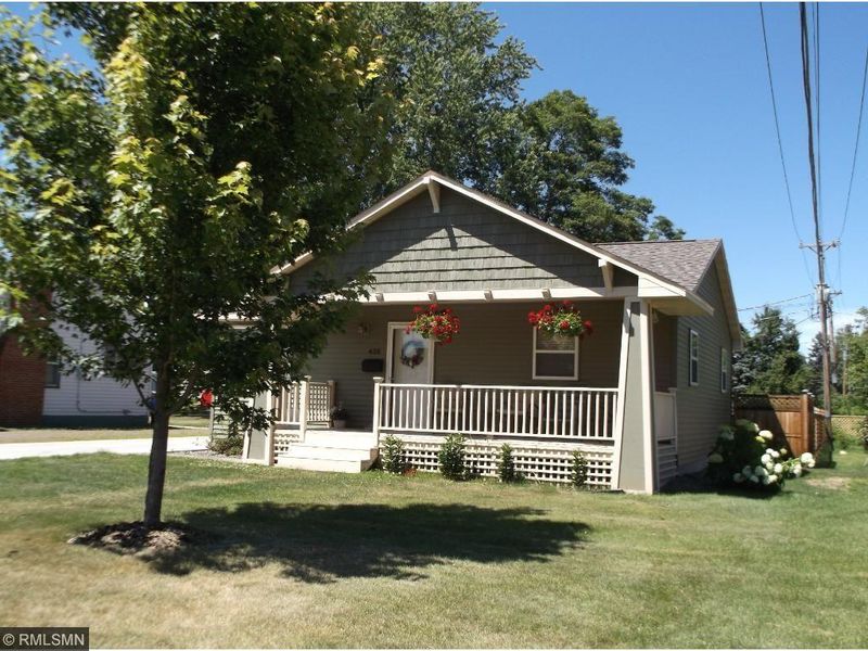 438 Forest Ave W, Mora, MN 55051