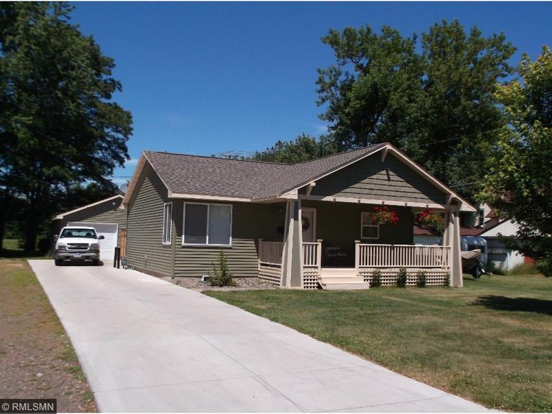 438 Forest Ave W, Mora, MN 55051