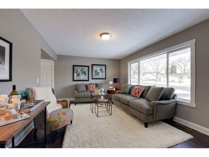 506 6th Ave E, Shakopee, MN 55379