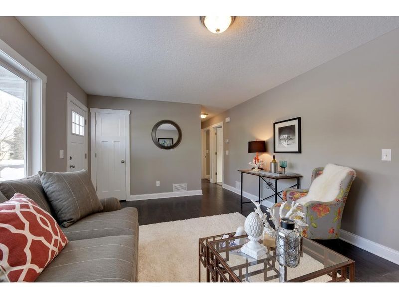 506 6th Ave E, Shakopee, MN 55379