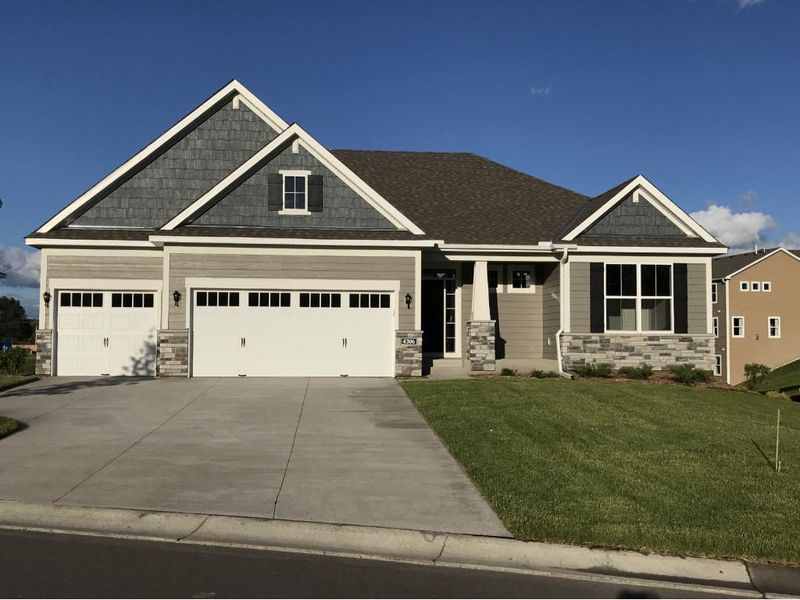 4306 Parkview Cir, Anoka, MN 55303