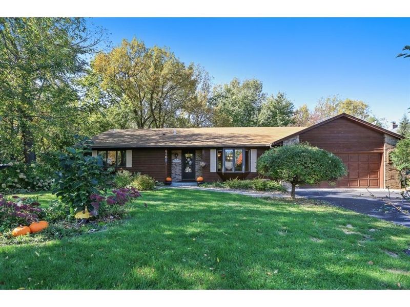 6469 Bowman Cir, Inver Grove Heights, MN 55076