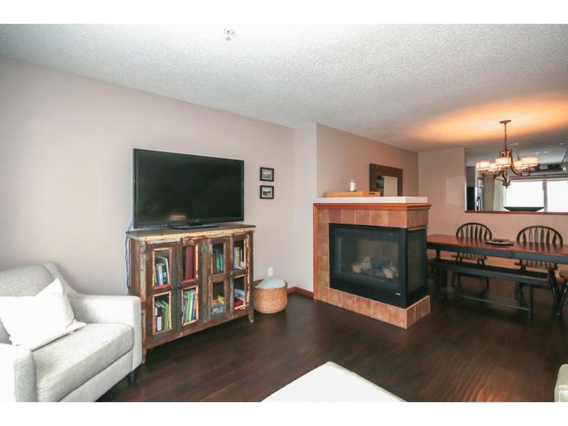 862 Ledgestone Dr, White Bear Lake, MN 55115