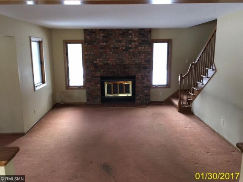 2567 Dianne St, North Saint Paul, MN 55109