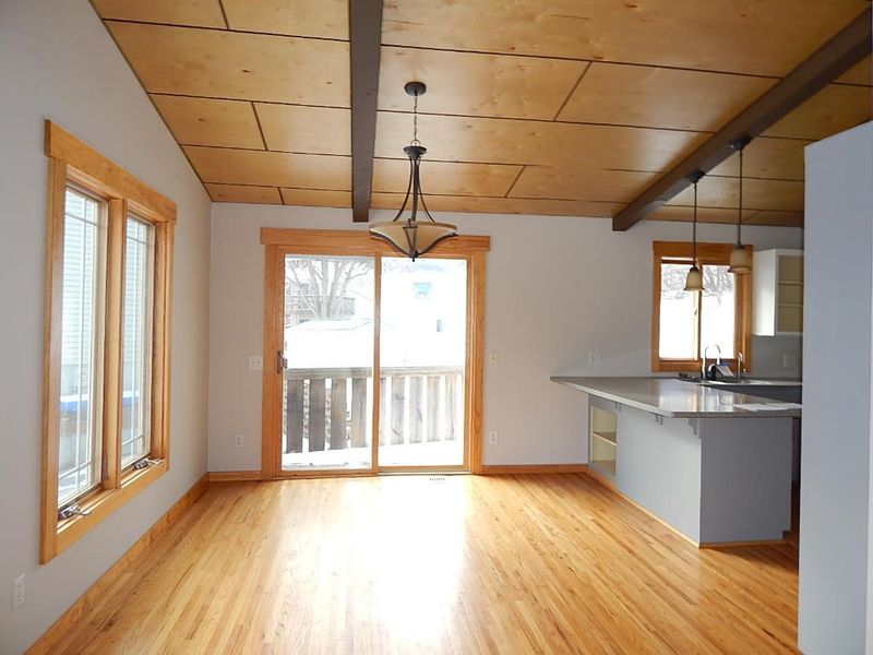 2997 Bluffs Dr, Mound, MN 55364
