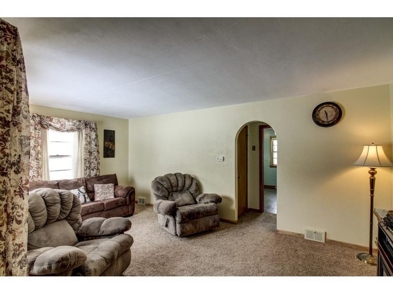 707 Marshall St, Eau Claire, WI 54703