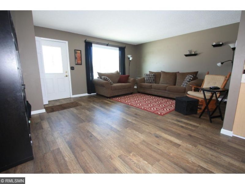 16330 Flagstaff Ave W, Rosemount, MN 55068