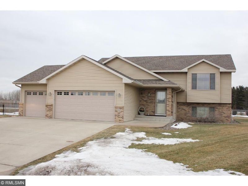 5223 Grouse Ct, Saint Cloud, MN 56303