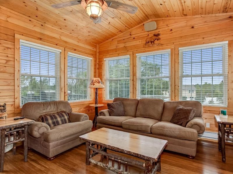 18596 Smith St NW, Elk River, MN 55330